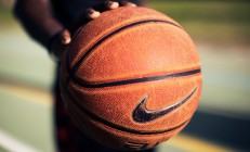 九游娱乐入口-铁血蓝桥与红军的宿命对决，当阿劳霍在欧冠之夜成为比赛接管者