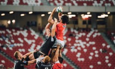 九游体育-街道狂飙与球场制霸，当F1焦点战遇上广东队横扫鹈鹕