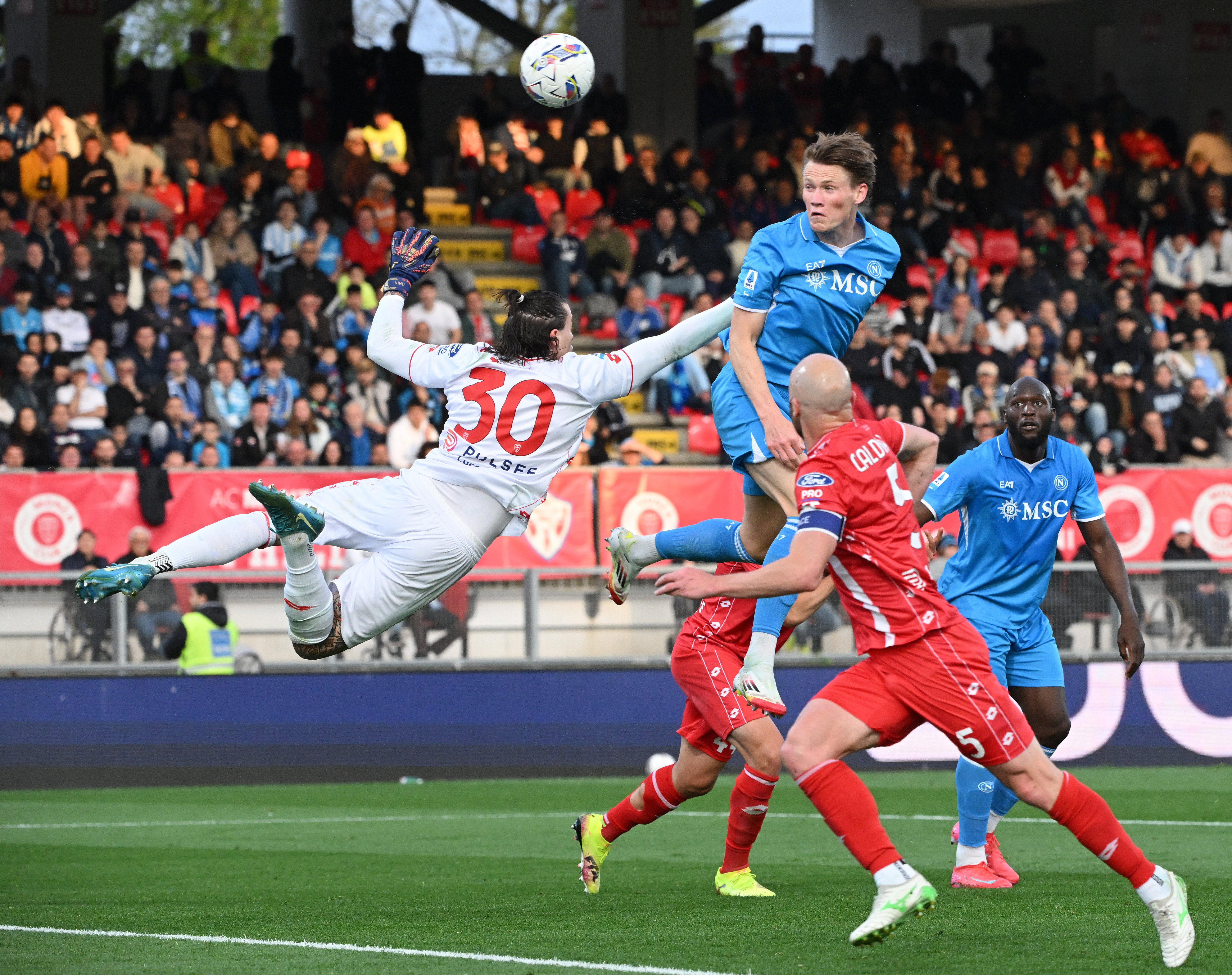 摩纳哥球员奋勇拼搏,主场力克对手的简单介绍 摩纳哥球员奋勇拼搏,主场力克对手的简单介绍