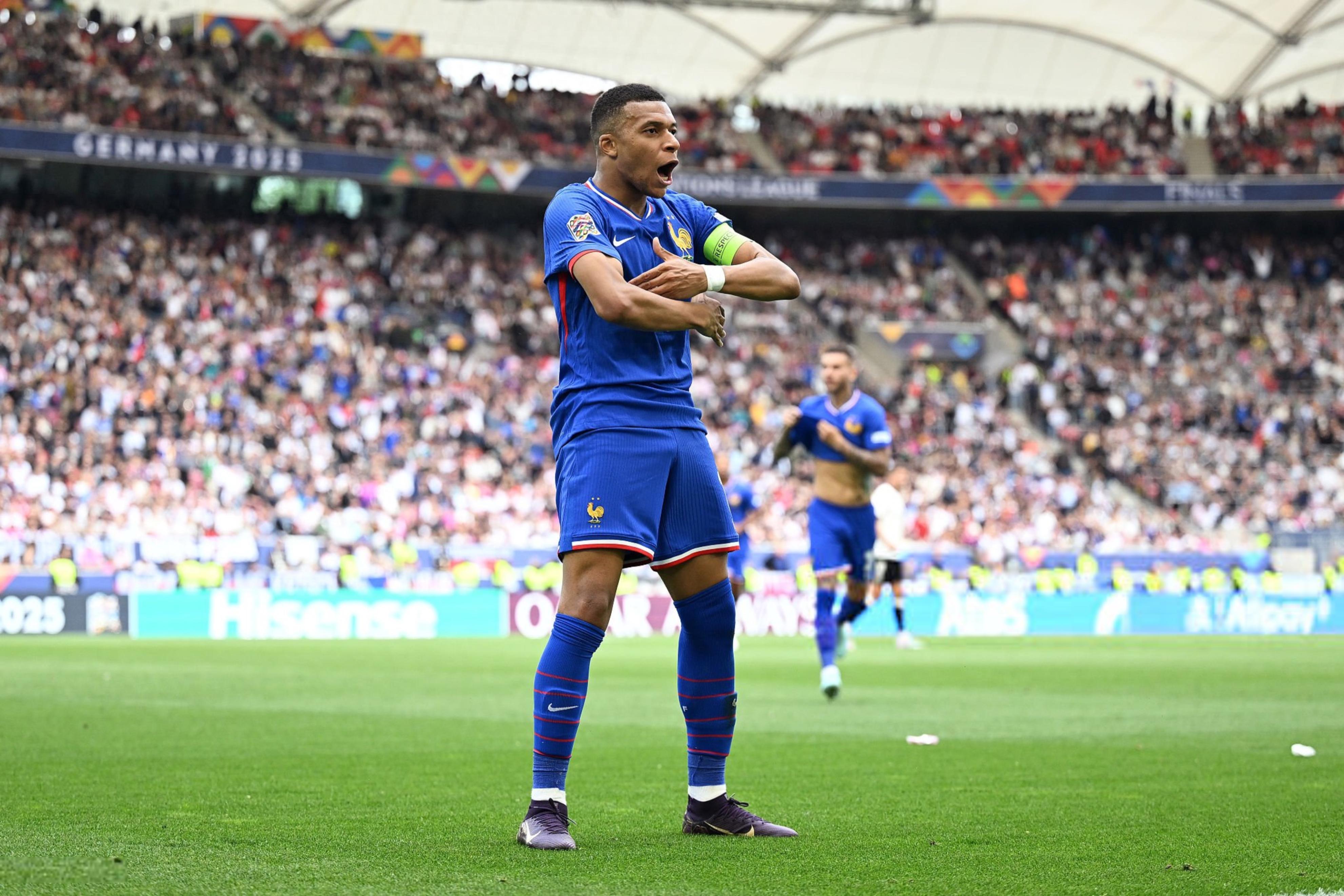 包含法国队轻取芬兰,晋级欧国联明星组的词条 包含法国队轻取芬兰,晋级欧国联明星组的词条