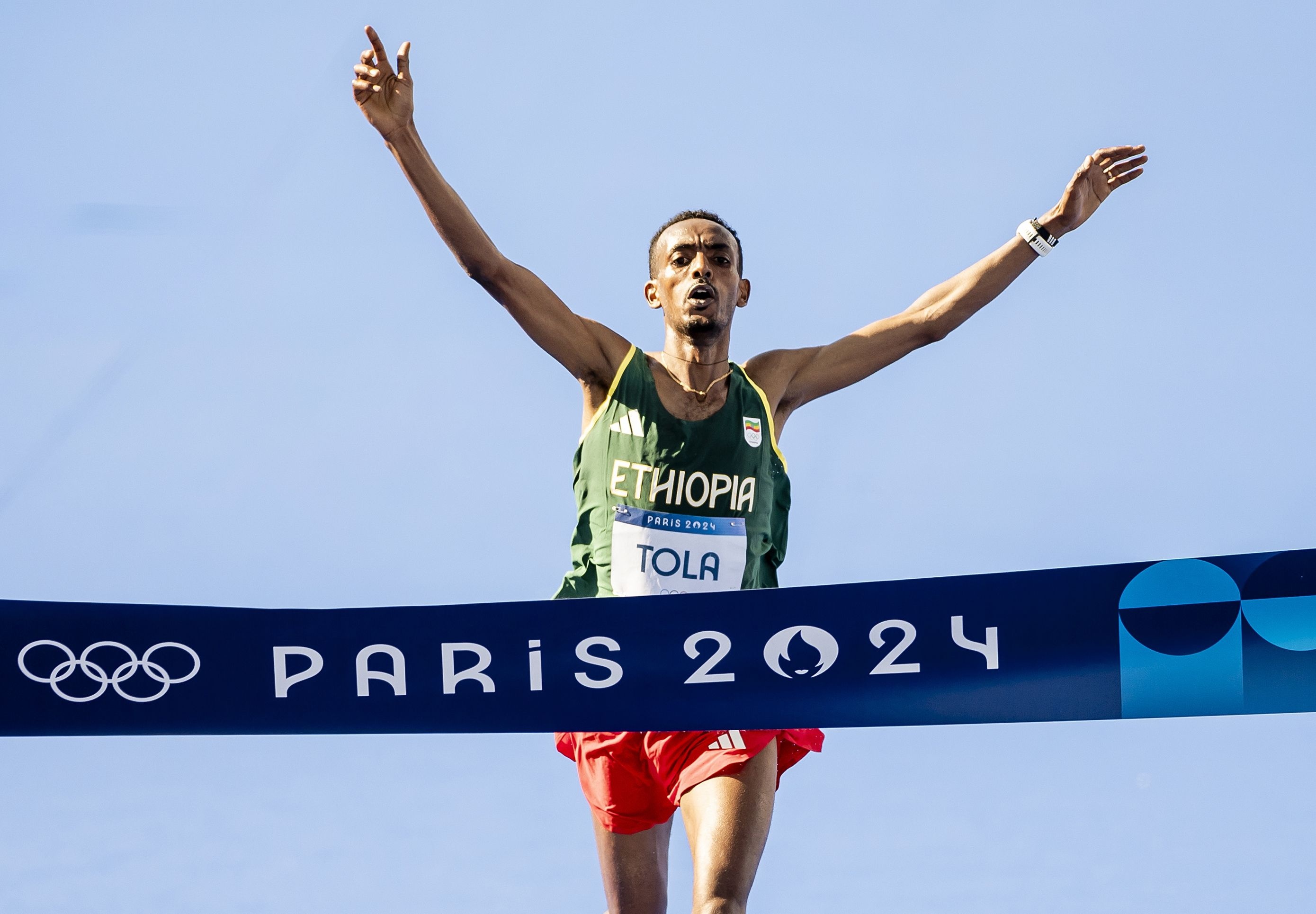 法国选手打破纪录,获得银牌 法国选手打破纪录,获得银牌