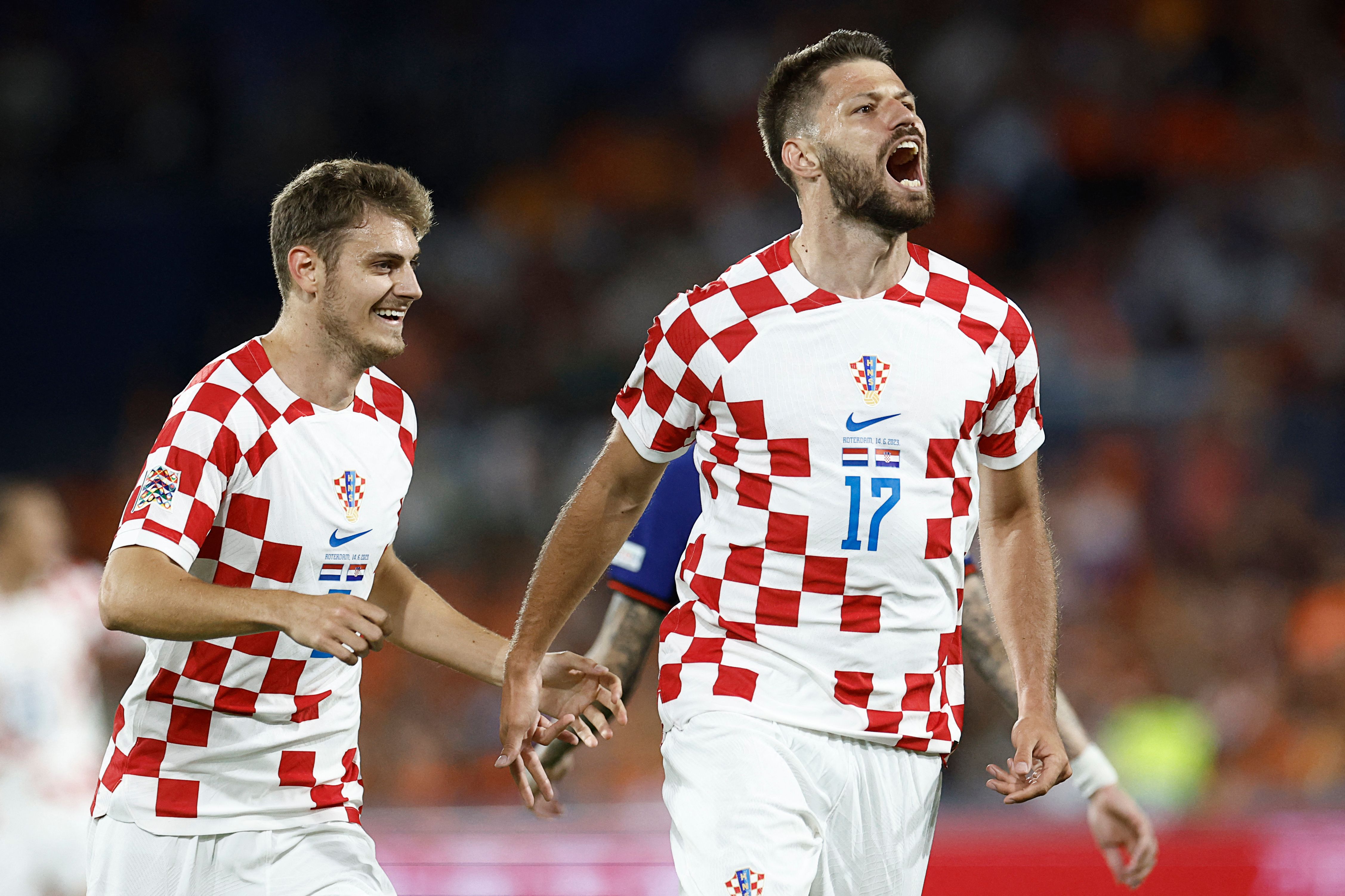 克罗地亚队在比赛中展现出强大的团队合作 克罗地亚队在比赛中展现出强大的团队合作