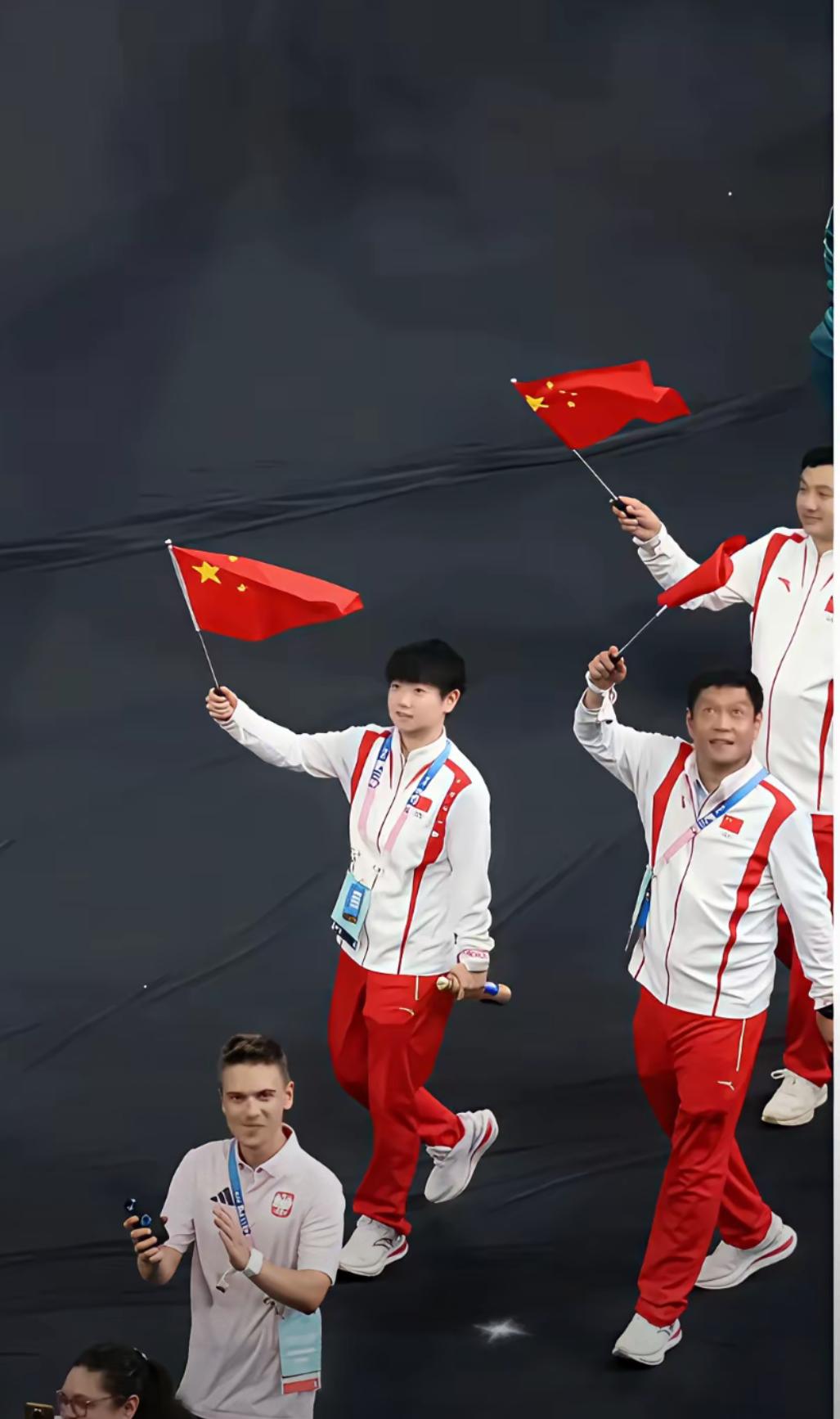 跆拳道比赛三国争锋，中国队夺魁金牌