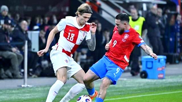 荷兰客场击败白俄罗斯，晋级欧洲杯