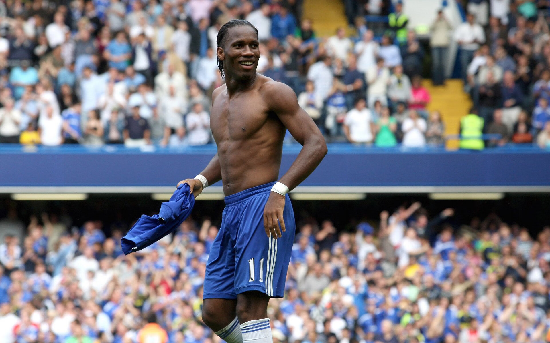 北欧风暴与绿茵烽火，瑞典拿下中国启示录，德甲争冠战折射足球生态链